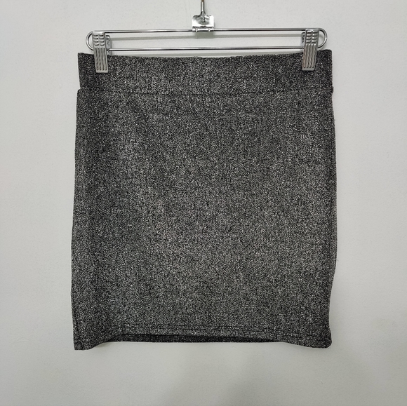 New Forever 21 skirt sparkly size M - Picture 2 of 5